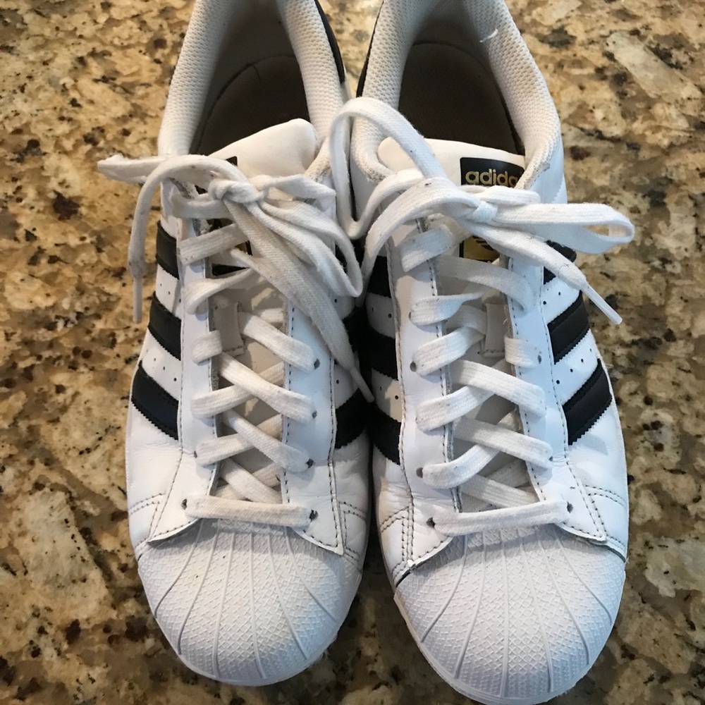 Adidas Sneakers